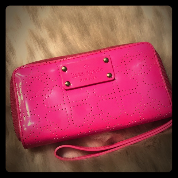 kate spade Handbags - Kate Spade ♠️ Pink wristlet wallet